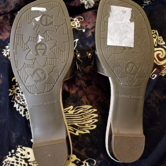 Etienne Aigner metallic bronze leather sandals - Picture 7 of 7